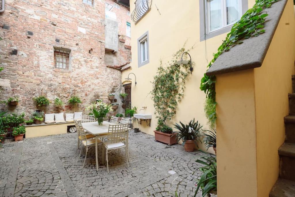 Corte Paolina - Charming Courtyard Inside Lucca Eksteriør bilde